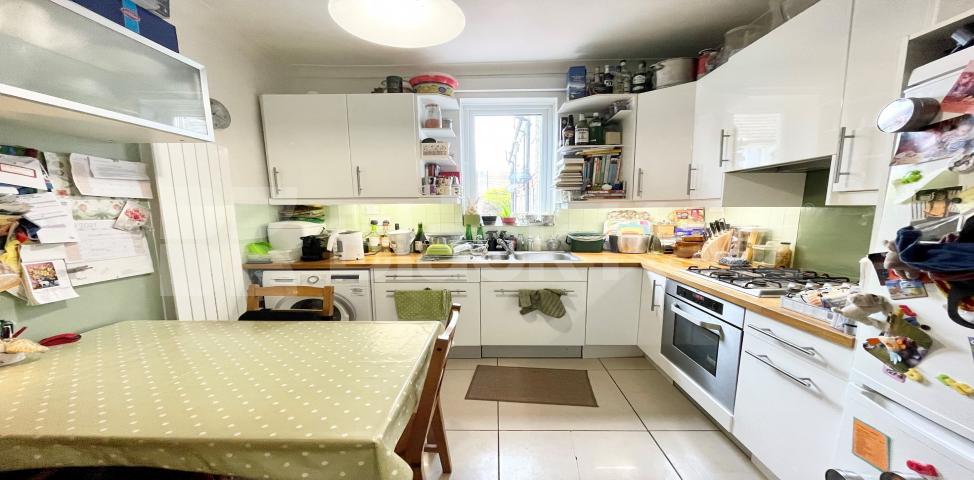 Offering approximately 710 Sq. Ft. of living and entertaining space Ashurst Gardens, Brixton Hill